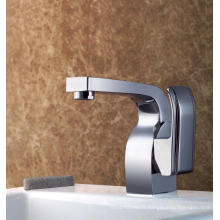 Robinet de lavabo en laiton durable Robinet de toilette pour salle de bain simple (Q3034)